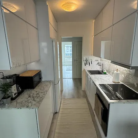 Daire 2 Bedroom With A Balcony In The Center Of